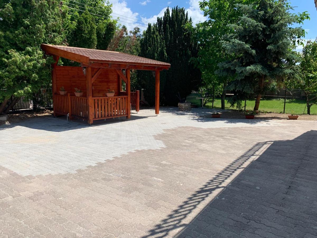 Borsi Apartman Balatonalmádi Exterior foto