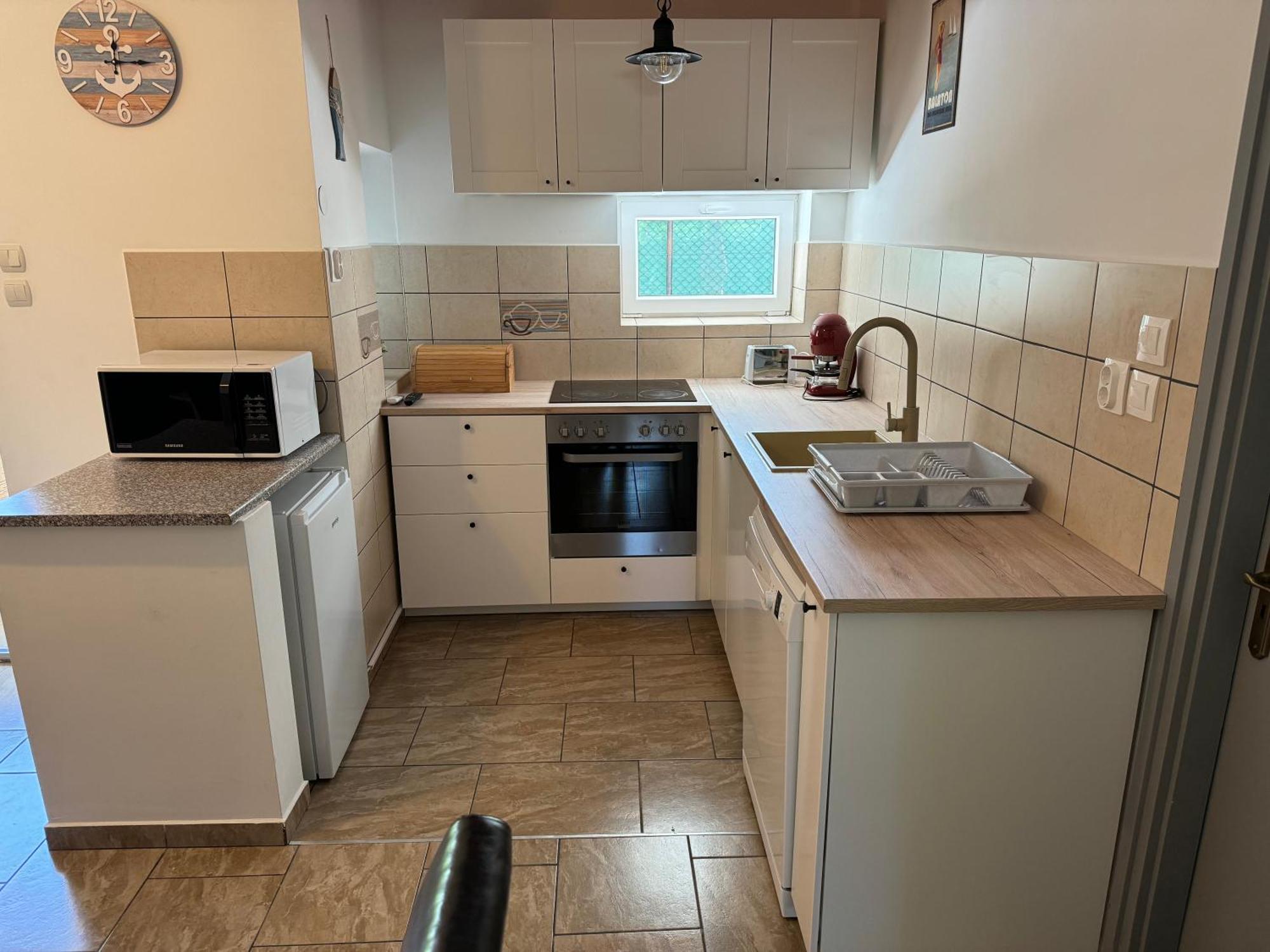 Borsi Apartman Balatonalmádi Exterior foto
